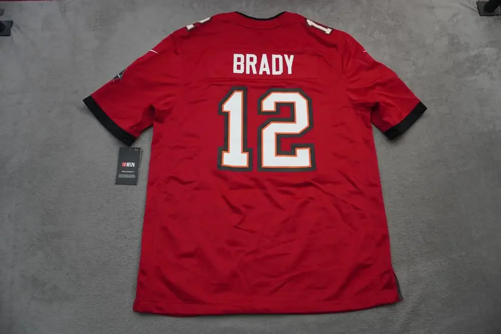 Tampa Bay Buccaneers Jersey Mens Large Red NFL Tom Brady 12 Nike On Field
